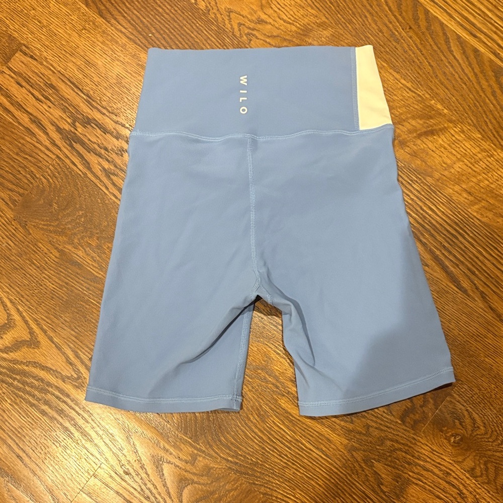 Wilo High Waist Light Blue Biker Shorts with White Accent XS